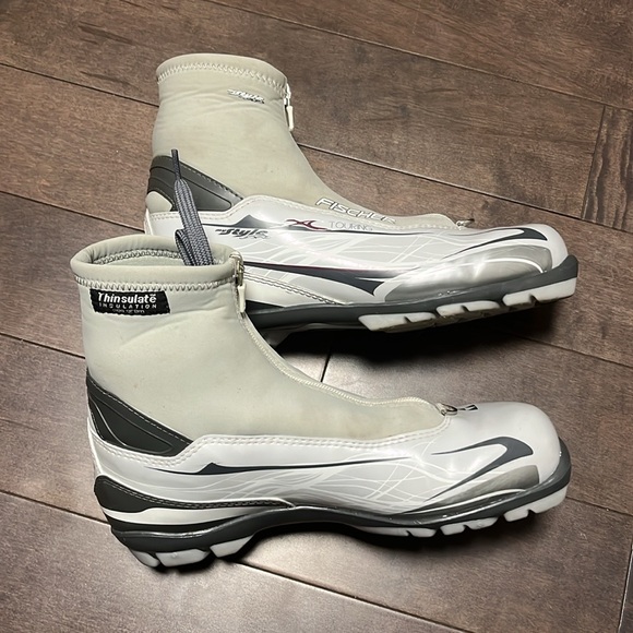 Fischer Cross Country Ski boots EU 42 - Picture 4 of 9